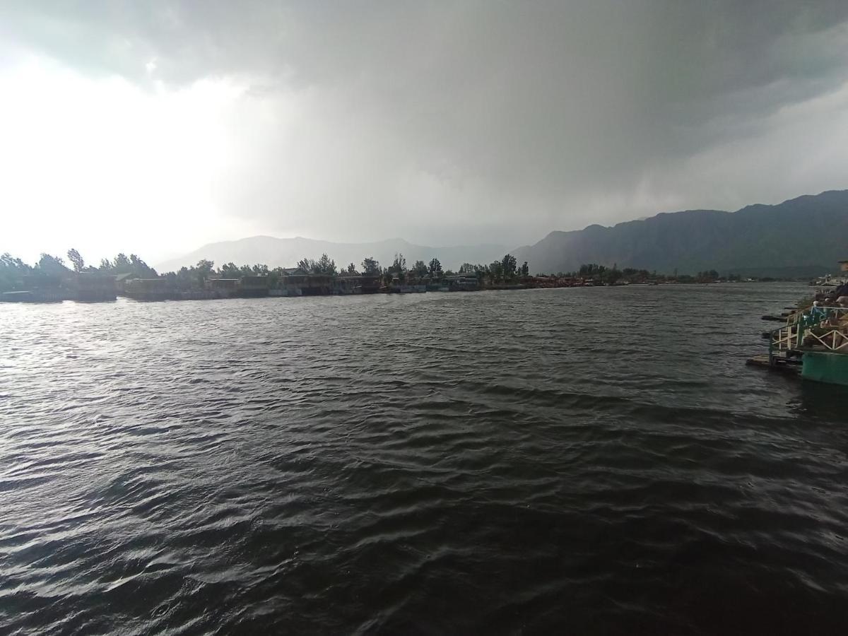 Srīnagar New Bombay Heritage Group Of House Boat المظهر الخارجي الصورة