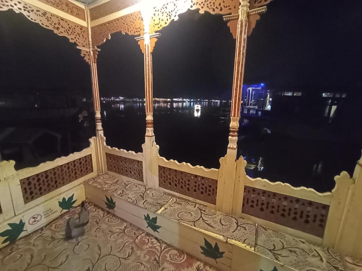 Srīnagar New Bombay Heritage Group Of House Boat المظهر الخارجي الصورة
