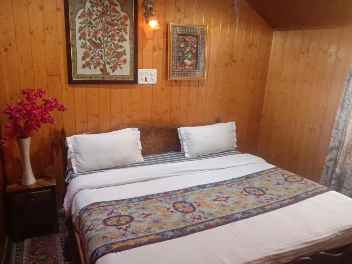 Srīnagar New Bombay Heritage Group Of House Boat المظهر الخارجي الصورة